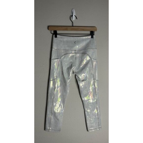 Zyia Silver Camo Iridescent Light N Tight Hi-Rise Capri - Picture 3 of 13